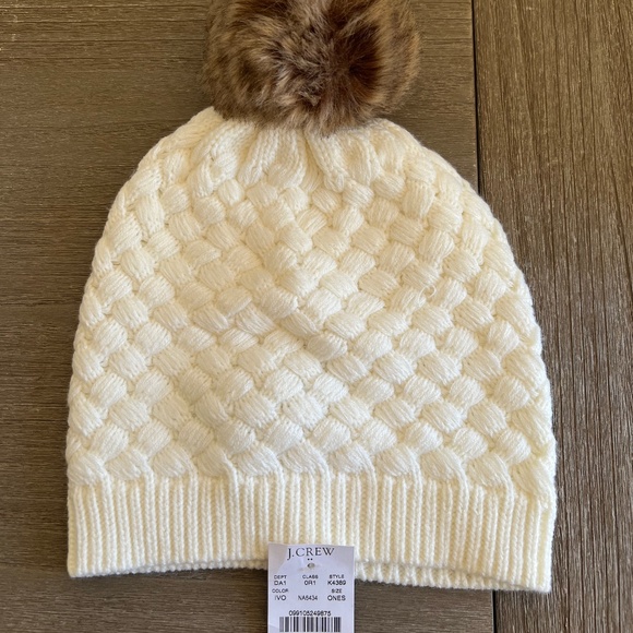 J. Crew Cable Pom-Pom Beanie Hat NWT - Picture 2 of 6